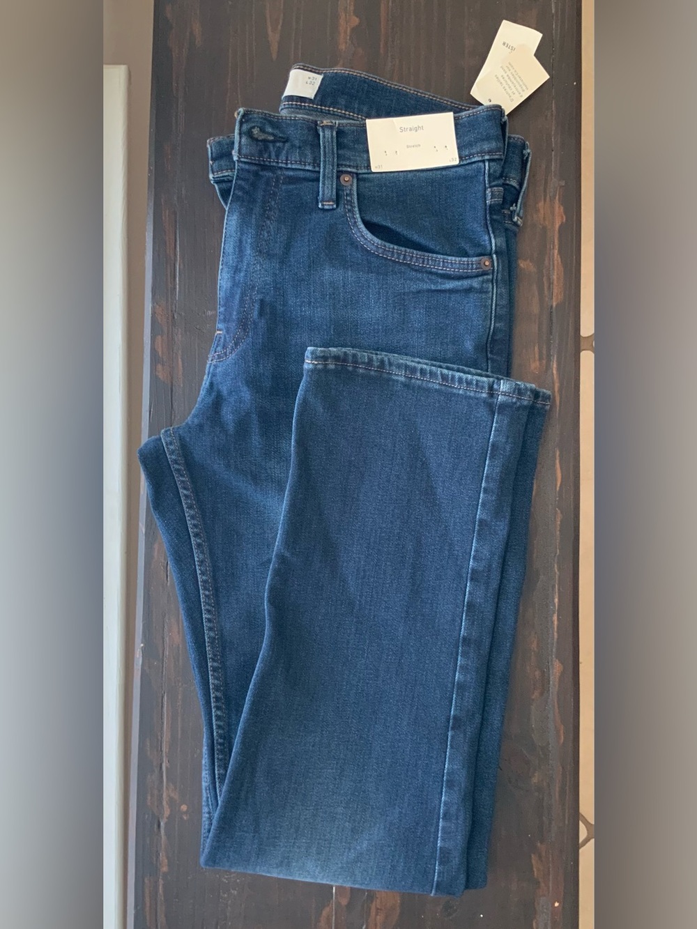 NWT- Hollister Womens Straight Stretch Jeans in Dark Blue Denim